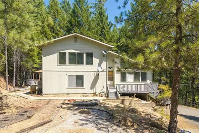 690 Thornbrook Drive, Merlin, OR 97532 - Photo 4