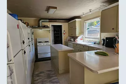 [Address not provided], Medford, OR 97501 - Photo 4