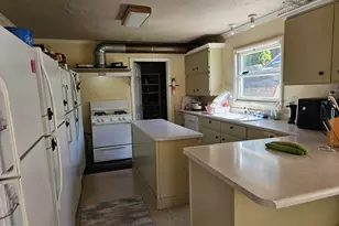 [Address not provided], Medford, OR 97501 - Photo 4