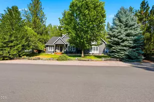 750 S Maple St, Sisters, OR 97759 - Photo 52
