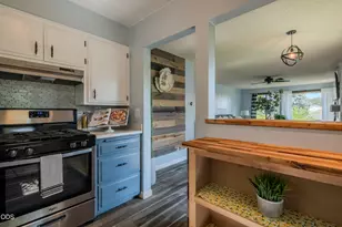 211 Florence Ave, Medford, OR 97504 - Photo 10