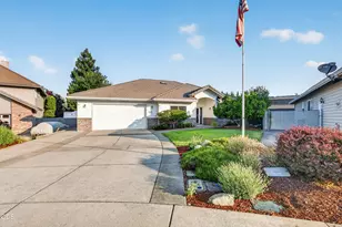 2473 Greenfield Ct, Medford, OR 97504 - Photo 2