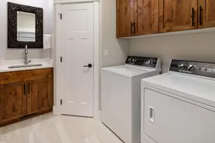 1385 Spring Ridge Ct, Redmond, OR 97756 - Photo 32