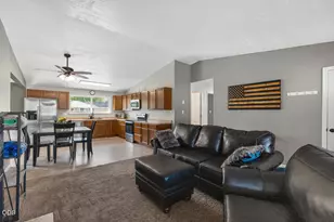 4241 Myrtlewood Dr, Klamath Falls, OR 97603 - Photo 14