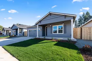 2229 Piazza Dr, Medford, OR 97501 - Photo 4