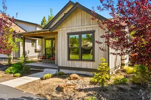 19749 SW River Cp Ln, Bend, OR 97702 - Photo 2