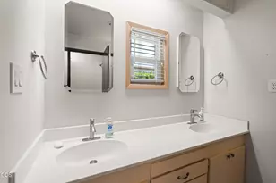 1711 Roberts Rd, Medford, OR 97504 - Photo 20