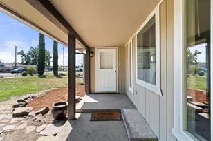 1711 Roberts Rd, Medford, OR 97504 - Photo 4