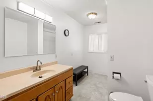 1711 Roberts Rd, Medford, OR 97504 - Photo 16