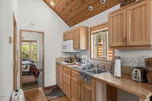 7900 Hyatt Prairie Rd, Ashland, OR 97520 - Photo 6