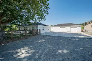 4785 Fern Valley Rd, Medford, OR 97504 - Photo 2