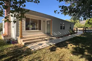 4785 Fern Valley Rd, Medford, OR 97504 - Photo 1