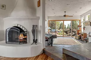 61345 Mountain Breezes Ct, Bend, OR 97702 - Photo 4