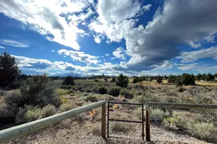 61345 Mountain Breezes Ct, Bend, OR 97702 - Photo 38