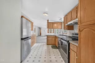 140 Taylor St, Talent, OR 97540 - Photo 10