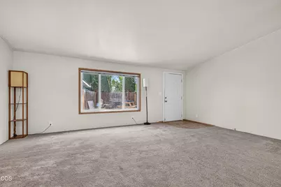 140 Taylor Street, Talent, OR 97540 - Photo 2