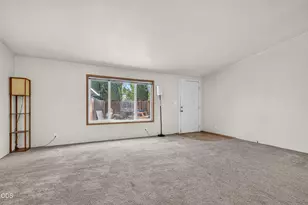 140 Taylor St, Talent, OR 97540 - Photo 2
