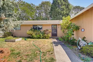 685 Talbot St, Eagle Point, OR 97524 - Photo 4