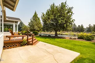 63364 NE Brightwater Dr, Bend, OR 97701 - Photo 34