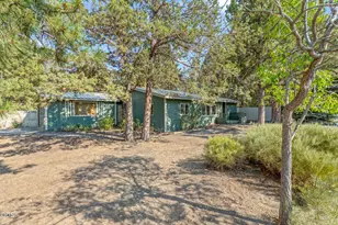 1523 SE Bronzewood Ave, Bend, OR 97702 - Photo 2