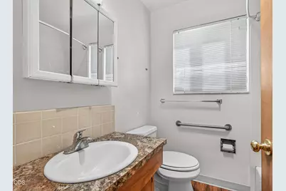 130 S Main Street, Phoenix, OR 97535 - Photo 40