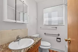 130 S Main St, Phoenix, OR 97535 - Photo 40