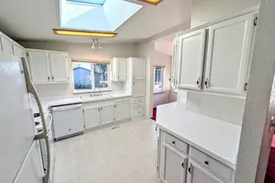 1188 NE 27th St, Bend, OR 97701 - Photo 6
