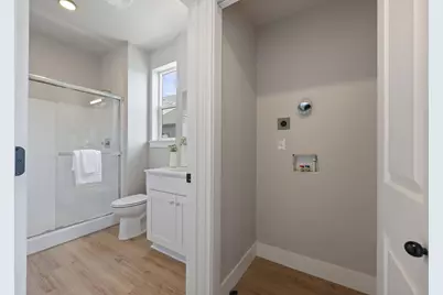 20552 NE Empire Avenue, Bend, OR 97701 - Photo 14