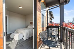 20556 NE Empire Ave, Bend, OR 97701 - Photo 12