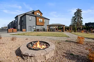 20556 NE Empire Ave, Bend, OR 97701 - Photo 32