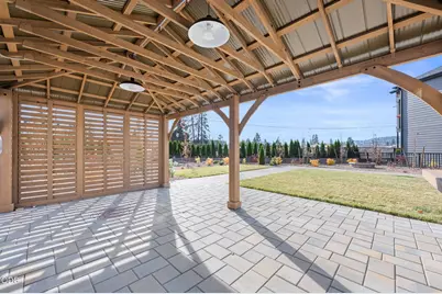 20556 NE Empire Avenue, Bend, OR 97701 - Photo 36