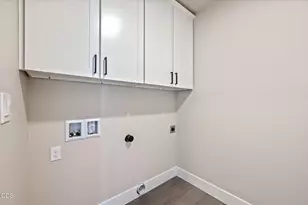 20556 NE Empire Ave, Bend, OR 97701 - Photo 22