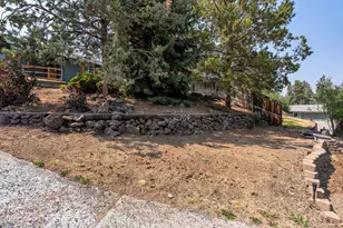 709 SW Lorraine Dr, Madras, OR 97741 - Photo 6