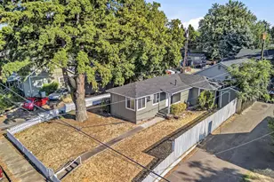 858 E 9th St, Medford, OR 97504 - Photo 34