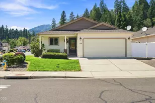 110 Westbrook Dr, Rogue River, OR 97537 - Photo 2