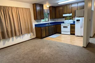 461 Fir Dr, Cave Junction, OR 97523 - Photo 2