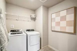 63107 NE Henningsen Pl, Bend, OR 97701 - Photo 10