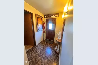 9535 N Charleston Avenue, Portland, OR 97203 - Photo 2
