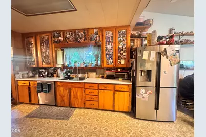 9535 N Charleston Avenue, Portland, OR 97203 - Photo 8