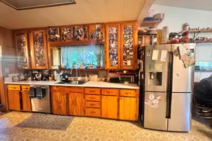 9535 N Charleston Ave, Portland, OR 97203 - Photo 8