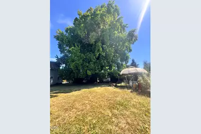 9535 N Charleston Avenue, Portland, OR 97203 - Photo 12