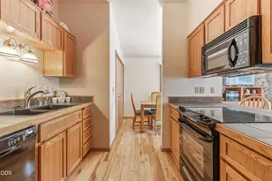 55872 Wood Duck Dr, Bend, OR 97707 - Photo 8