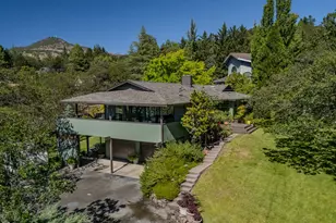 132 High Oak Dr, Medford, OR 97504 - Photo 1
