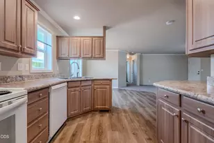 158 Train Ln, Shady Cove, OR 97539 - Photo 4