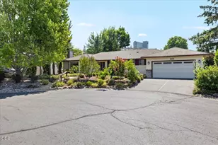 2406 Senate Way, Medford, OR 97504 - Photo 1