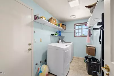 2406 Senate Way, Medford, OR 97504 - Photo 22