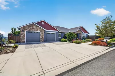 4200 Falcon Ridge Terrace, Medford, OR 97504 - Photo 2