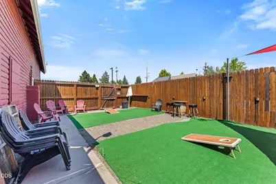 2039 Redwood Avenue, Grants Pass, OR 97527 - Photo 30