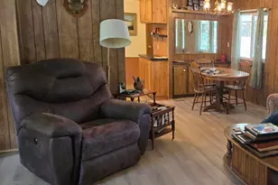 515 E Main St, Rogue River, OR 97537 - Photo 4