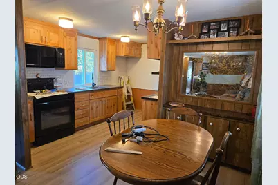 515 E Main Street, Rogue River, OR 97537 - Photo 2